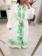 Cargar imagen en el visor de la galería, MAITE - Maxi vestido blanco estampado tropical
