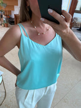 Cargar imagen en el visor de la galería, RHUE - Blusa aqua tirantes