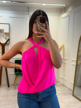 Cargar imagen en el visor de la galería, SALLY - Blusa fucsia