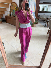 Cargar imagen en el visor de la galería, ARIANNA - Set blusa y pantalon magenta