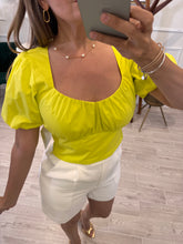 Cargar imagen en el visor de la galería, EUGENIA - Blusa amarilla