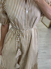 Cargar imagen en el visor de la galería, REAGAN - Maxi vestido khaki rayas
