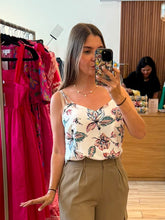 Cargar imagen en el visor de la galería, JARA - Blusa tirantes estampadas