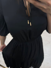 Cargar imagen en el visor de la galería, ELARA - Maxi vestido negro