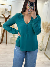 Cargar imagen en el visor de la galería, ROSENDA - Blusa turquesa manga larga