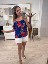 Cargar imagen en el visor de la galería, HIKARI - Blusa azul rey estampada