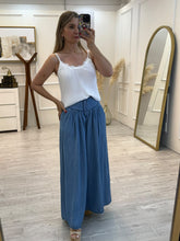 Cargar imagen en el visor de la galería, NORMA - Blusa blanca tirantes
