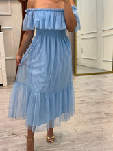 Cargar imagen en el visor de la galería, MONICA - Vestido midi azul cielo