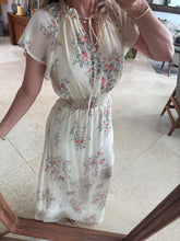 Cargar imagen en el visor de la galería, MARGARITA - Maxi vestido beige estampado