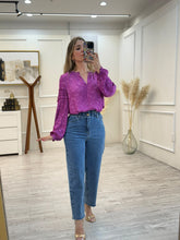 Cargar imagen en el visor de la galería, FRANCELIA - Blusa violeta estampada