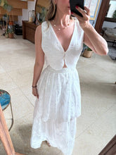 Cargar imagen en el visor de la galería, BIRDIE - Set blusa y falda blanca
