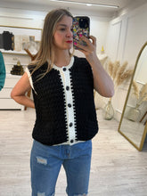 Cargar imagen en el visor de la galería, ITZAYANA - Chaleco negro con blanco
