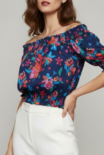 Cargar imagen en el visor de la galería, ESMERALDA - blusa azul marino campesina con flores multicolor y elástico.