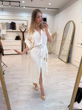 Cargar imagen en el visor de la galería, NAYELI - Maxi vestido camisero avena