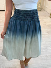 Cargar imagen en el visor de la galería, TOLENTINA - Falda midi degradado azul