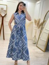 Cargar imagen en el visor de la galería, ANITTA - Maxi vestido azul estampado boho