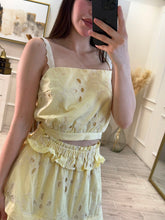 Cargar imagen en el visor de la galería, BIRDIE - Set blusa y falda amarillo