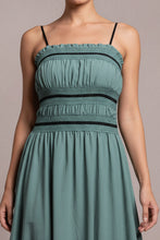 Cargar imagen en el visor de la galería, ZULEIKA - Maxi vestido verde tirantes