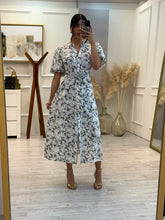 Cargar imagen en el visor de la galería, HARRIET - Maxi vestido blanco estampado