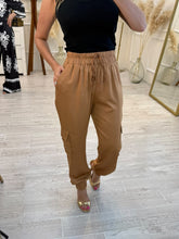 Cargar imagen en el visor de la galería, IRIS - Pantalon canela