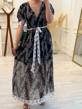 Cargar imagen en el visor de la galería, STEPHANIE - Maxi vestido negro estampado