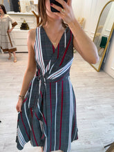 Cargar imagen en el visor de la galería, ALETTA - Vestido midi cuadros
