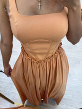 Cargar imagen en el visor de la galería, CASIMIRA - Maxi vestido naranja pastel