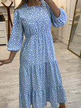 Cargar imagen en el visor de la galería, POPPY - Maxi vestido azul claro estampado