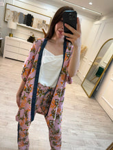 Cargar imagen en el visor de la galería, KITZIA - Set pantalón rosa estampado tropical