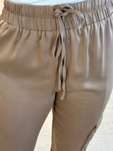 Cargar imagen en el visor de la galería, LAUREN - Pantalon cafe claro