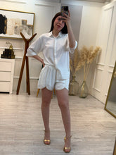 Cargar imagen en el visor de la galería, BRIA - Set blusa y short blanco