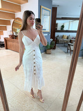 Cargar imagen en el visor de la galería, SADIE - Vestido midi blanco botones