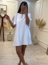 Cargar imagen en el visor de la galería, LINDA - Vestido blanco mangas amplias