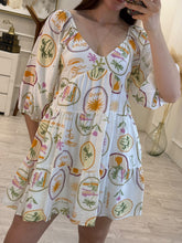 Cargar imagen en el visor de la galería, NIKITA - Vestido blanco estampado tropical
