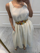 Cargar imagen en el visor de la galería, PHILOMENA - Vestido midi avena