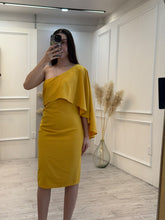 Cargar imagen en el visor de la galería, NORA - Vestido amarillo asimétrico