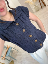 Cargar imagen en el visor de la galería, ROSALÍA – Blusa chaleco tejida azul marino con botones