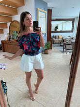 Cargar imagen en el visor de la galería, PANDORA - Blusa azul oscuro estampada