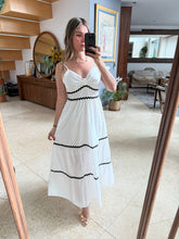 Cargar imagen en el visor de la galería, CHERRY - Maxi vestido blanco tirantes detalles negro