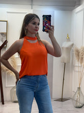 Cargar imagen en el visor de la galería, NADIA – Blusa naranja halter de gasa