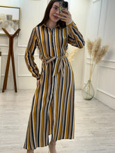 Cargar imagen en el visor de la galería, RIHANNA - Maxi vestido rayas mostaza
