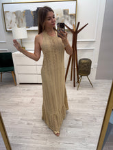 Cargar imagen en el visor de la galería, ARIELLE - Maxi vestido crochet camel
