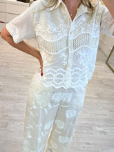 Cargar imagen en el visor de la galería, OLIVIA - Set pantalon y blusa avena