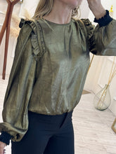 Cargar imagen en el visor de la galería, DOROTEA – Blusa bronce metálica con olanes en hombros
