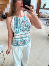 Cargar imagen en el visor de la galería, ADELA -  Blusa blanca estampada