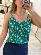 Cargar imagen en el visor de la galería, STACEY - Blusa tirantes verde estampada
