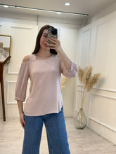 Cargar imagen en el visor de la galería, VLADA - Blusa avena