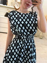 Cargar imagen en el visor de la galería, MARLENE - Maxi vestido rombos blanco y negro