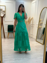 Cargar imagen en el visor de la galería, LANDINA - Set blusa y falda verde