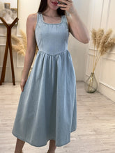 Cargar imagen en el visor de la galería, EDWINA - Vestido midi azul claro